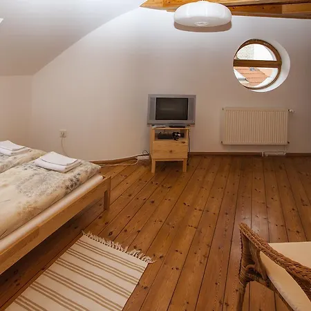 Amadeus Vendeghaz Penzion Ostřihom