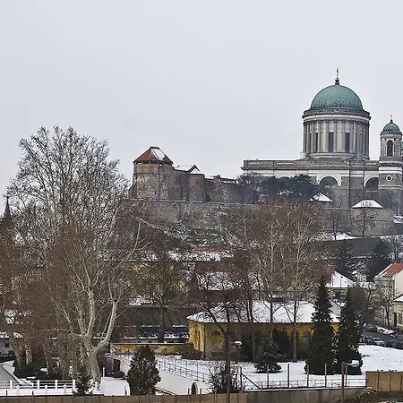 Amadeus Vendeghaz Penzion Ostřihom