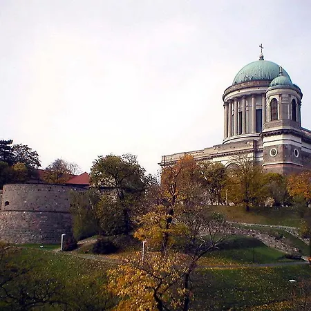 Amadeus Vendeghaz 3*