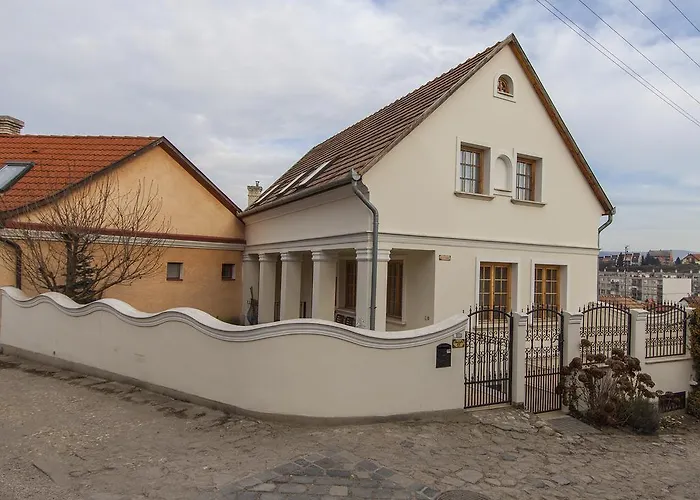 Amadeus Vendeghaz Esztergom